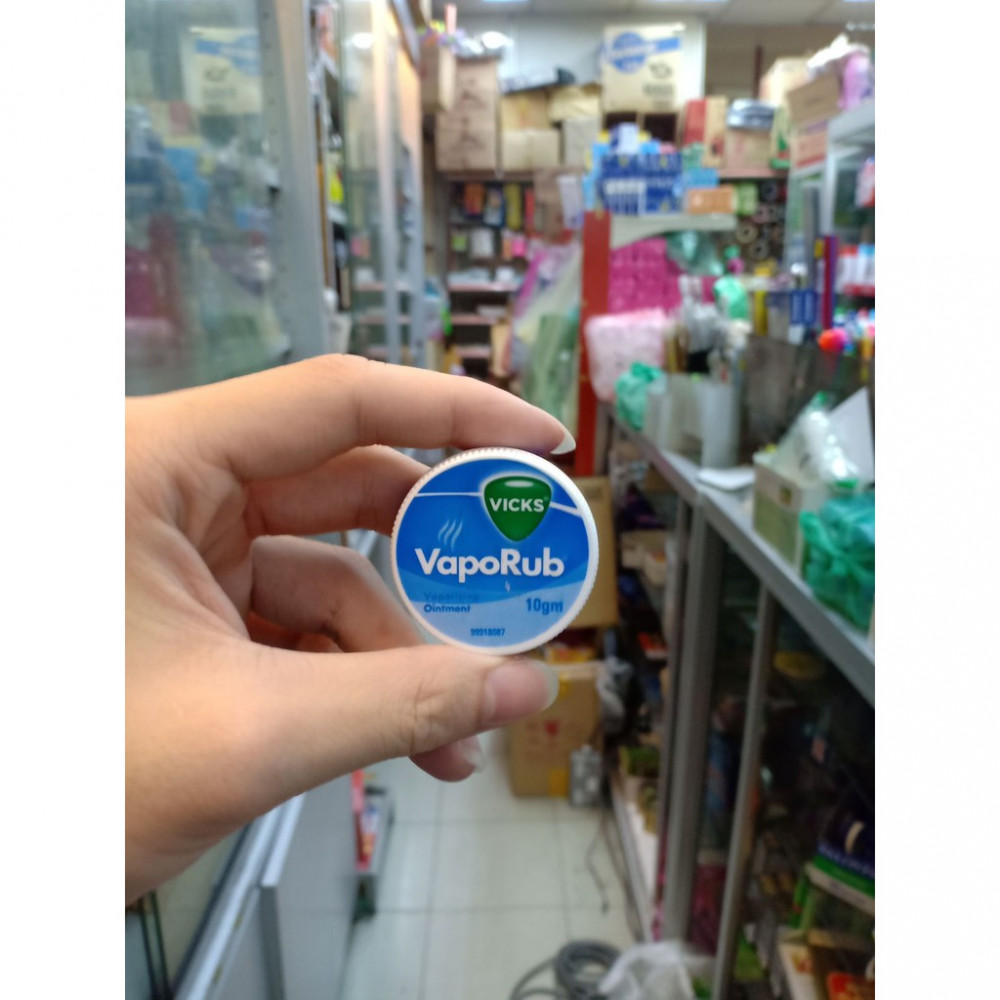 Vicks VapoRub Vaporising Ointment 10g Vicks VapoRub Vaporising Ointment 10g
