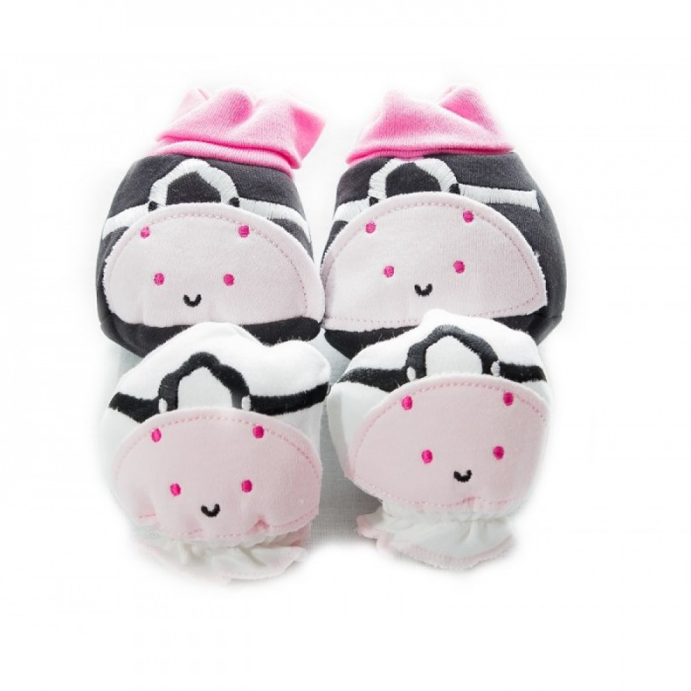 BABY 3D BOTTIES & MITTENS SET BABY 3D BOTTIES & MITTENS SET