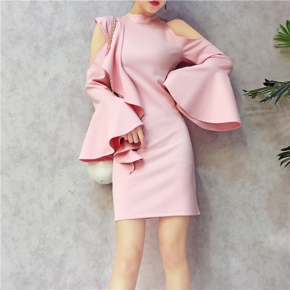 Premium round neck strapless flared sleeve dress 圆领露肩喇叭袖连衣裙 Premium round neck strapless flared sleeve dress 圆领露肩喇叭袖连衣裙