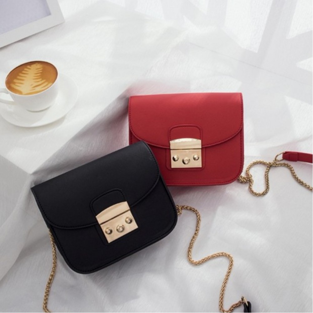 【READY STOCK】 Chain bag ladies shoulder bag Messenger bag 【READY STOCK】 Chain bag ladies shoulder bag Messenger bag