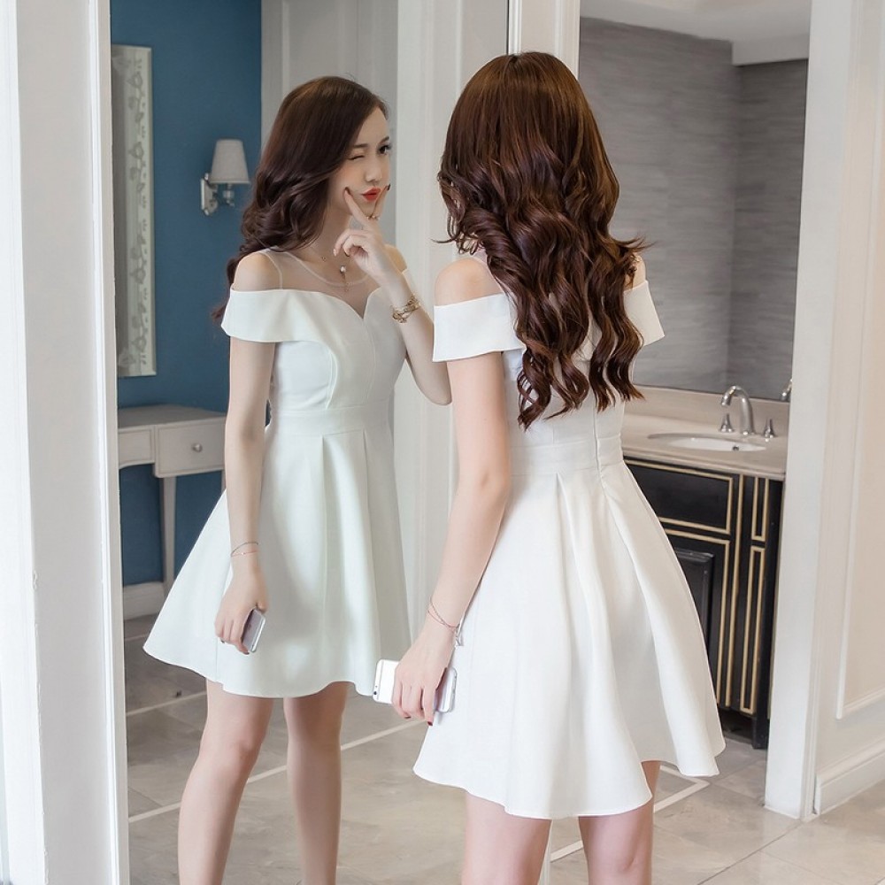 Sexy perspective mesh splicing backless fluffy white off-shoulder dress Sexy perspective mesh splicing backless fluffy white off-shoulder dress