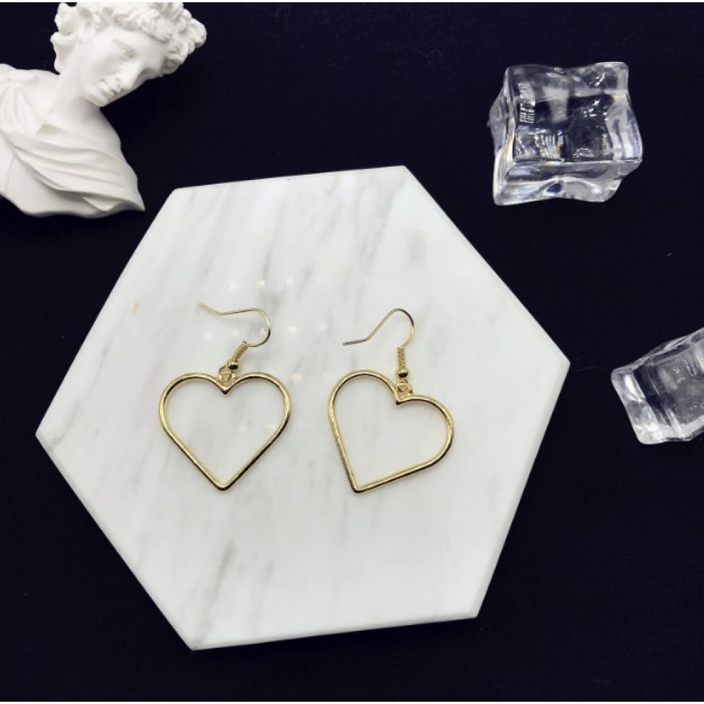 Openwork geometric heart sweet golden love earrings Openwork geometric heart sweet golden love earrings