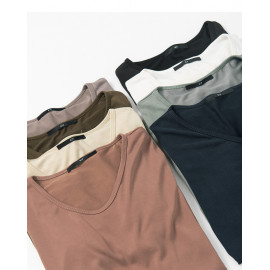 image of 素面V領柔軟棉質上衣 八色售 Plain V-Neck Soft Cotton Top Eight Colors