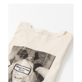 image of 女孩照片字母領破損造型上衣 Girl Photo Letter Collar Broken Styling Top