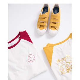 image of 查理‧布朗全員到齊圖案T恤 兩色售 Charlie Brown’s Reunion T-Shirt Two-Color