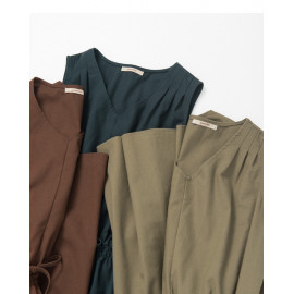 image of 純色抽繩設計V領洋裝 三色售 Solid Color Drawstring Design V-Neck Dress Three Colors