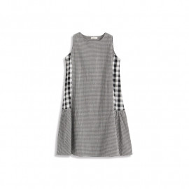 image of 黑白拚格傘擺造型無袖洋裝 Black And White Mosaic Umbrella Shape Sleeveless Dress