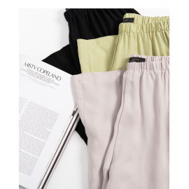 image of 簡約素色滑面質感鬆緊腰寬褲 三色售 Simple Plain Smooth Texture Elastic Waist Wide Pants Three Colors