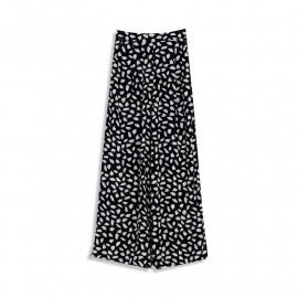 image of 浪漫滿版花瓣印花雪紡寬褲 Romantic Full Version Of Petal Printed Chiffon Wide Pants