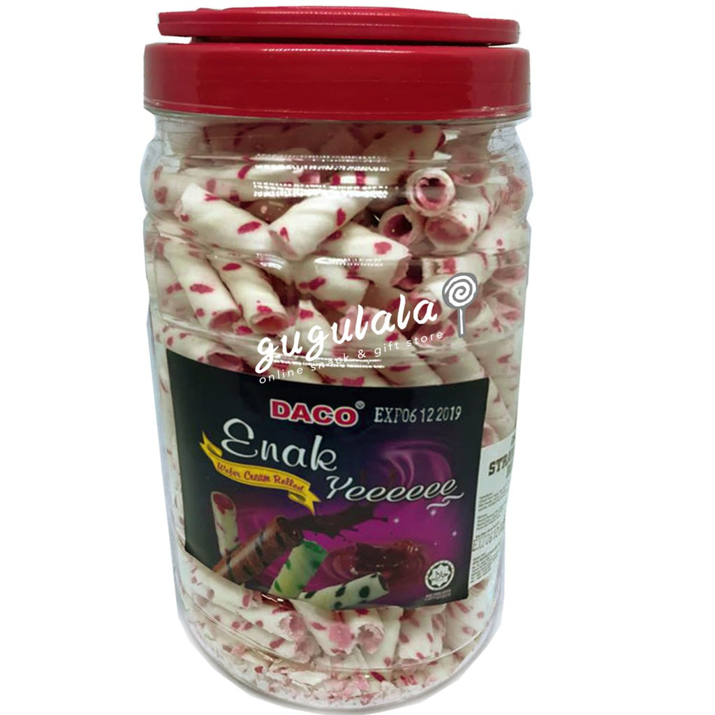 Daco Strawberry Roll 450g Daco Strawberry Roll 450g